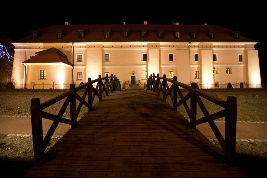 Zamek Krolewski W Niepolomicach Niepołomice Buitenkant foto